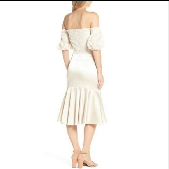 GAL Meets Glam Adele Off The Shoulder Dress - Picture 3 of 17